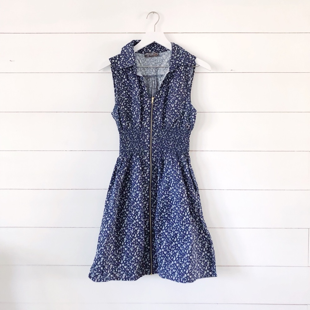 Blue and white summer floral dress with zip up